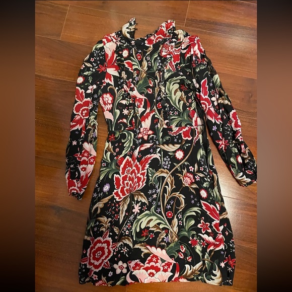 Zara floral dress - Picture 2 of 7